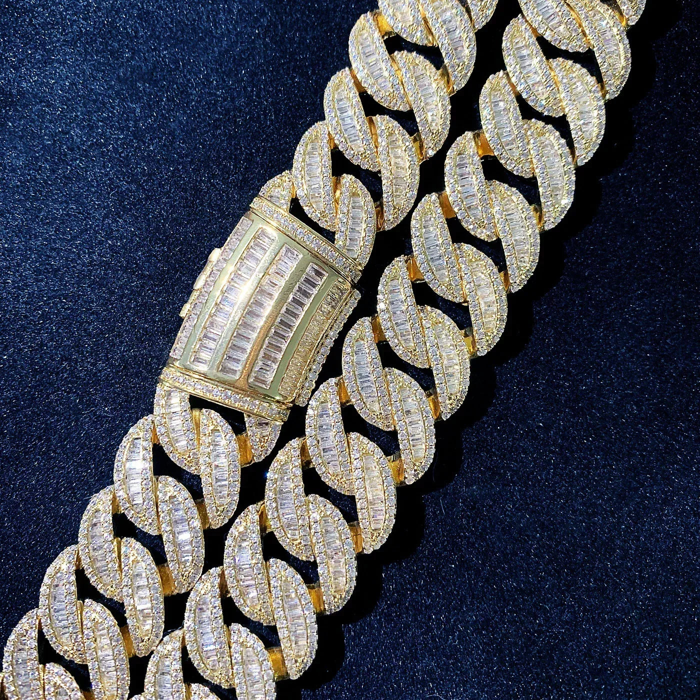 20mm Half Curved Step Cut Cuban Chain with Copper & Zircon - CaratixJewelry