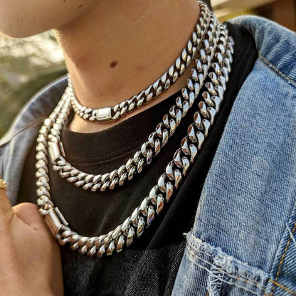Cuban Chain Necklace with Flip Clasp and Polished Finish for Men | Titanium Steel and Stainless Steel | Caratix Jewelry - CaratixJewelry