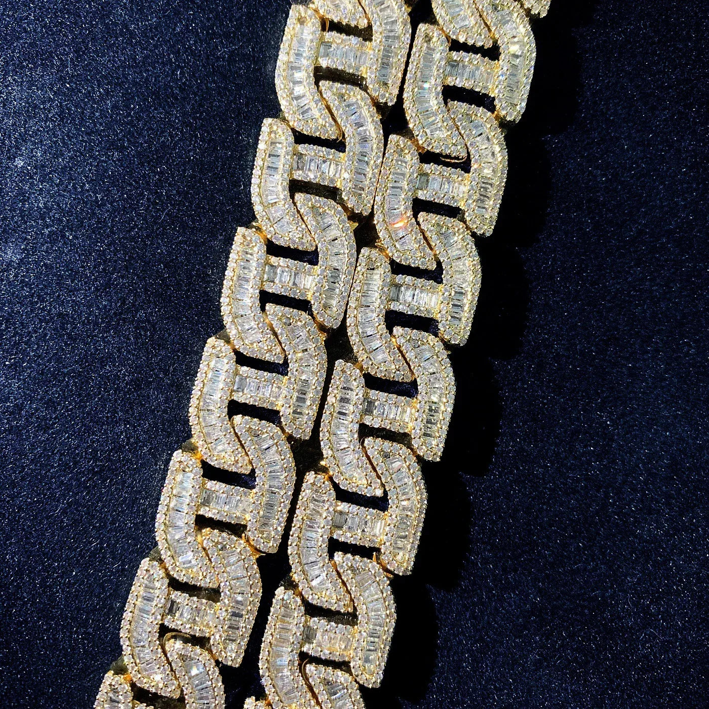 16mm Iced Out Irregular Cuban Chain Zircon Necklace - CaratixJewelry