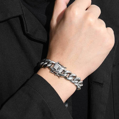Cuban Link Bracelet with Classic Clasp for Men | Caratix Jewelry - CaratixJewelry