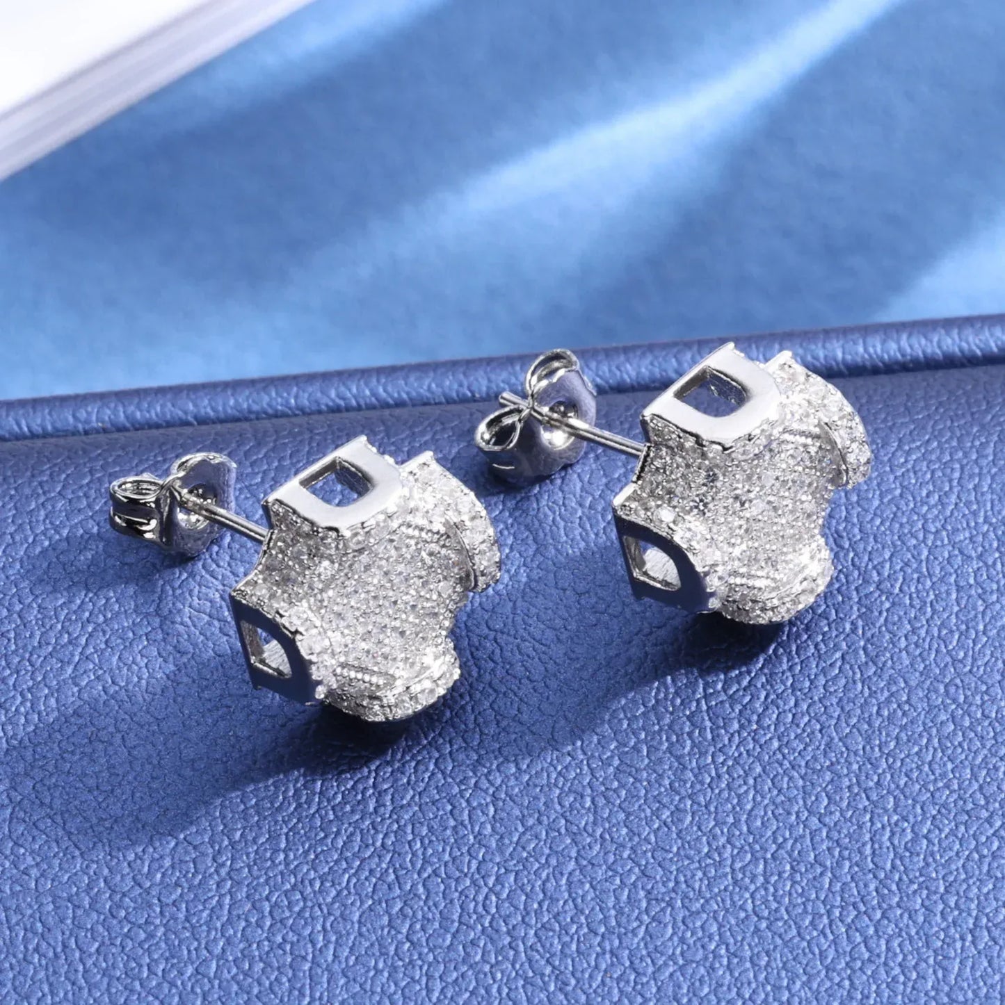 Custom S925 Sterling Silver Moissanite Stud Earrings for Men | Luxury Hip Hop Jewelry – Caratix Jewelry - CaratixJewelry