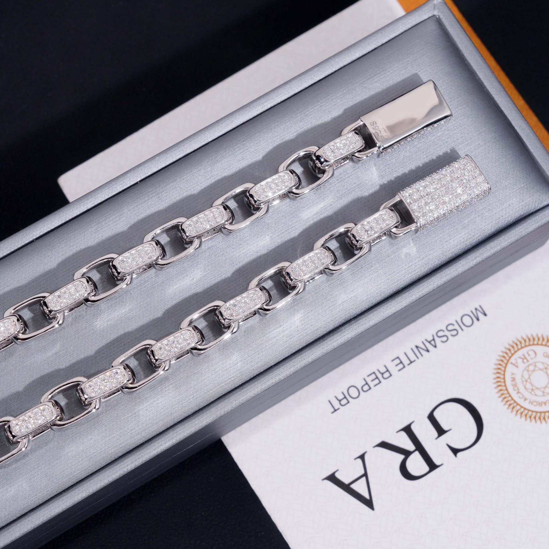 8mm Figure-Eight Cuban Link Bracelet S925 Silver | Moissanite Hip Hop Style - CaratixJewelry