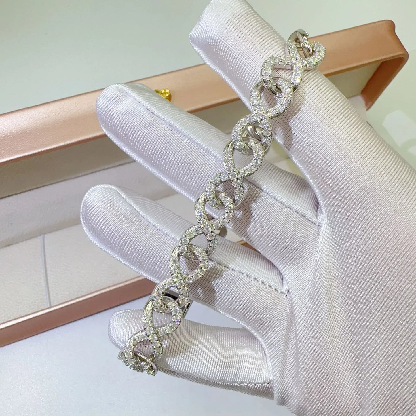 10mm Moissanite Cuban Link Necklace | S925 Silver Single-Row Hip Hop Chain - CaratixJewelry