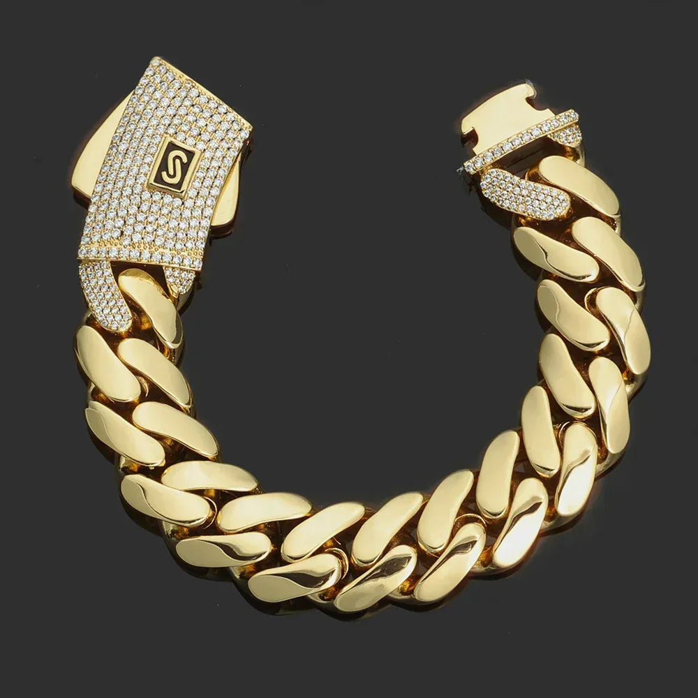 Custom 14K Gold Cuban Chain Bracelet for Men | Caratix Jewelry - CaratixJewelry