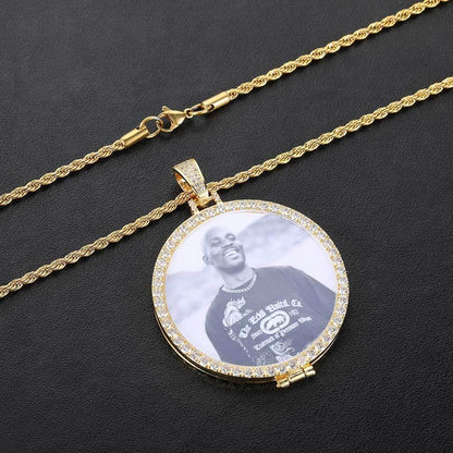 Hip Hop Flip-Top Round Photo Frame Pendant Necklace with Copper Frame and Zircon Stones | Customizable Jewelry | Caratix Jewelry - CaratixJewelry
