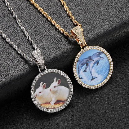 Mini Round Photo Pendant Necklace with Micro-Pave Zircon and Hip Hop Frame for Men | Caratix Jewelry - CaratixJewelry