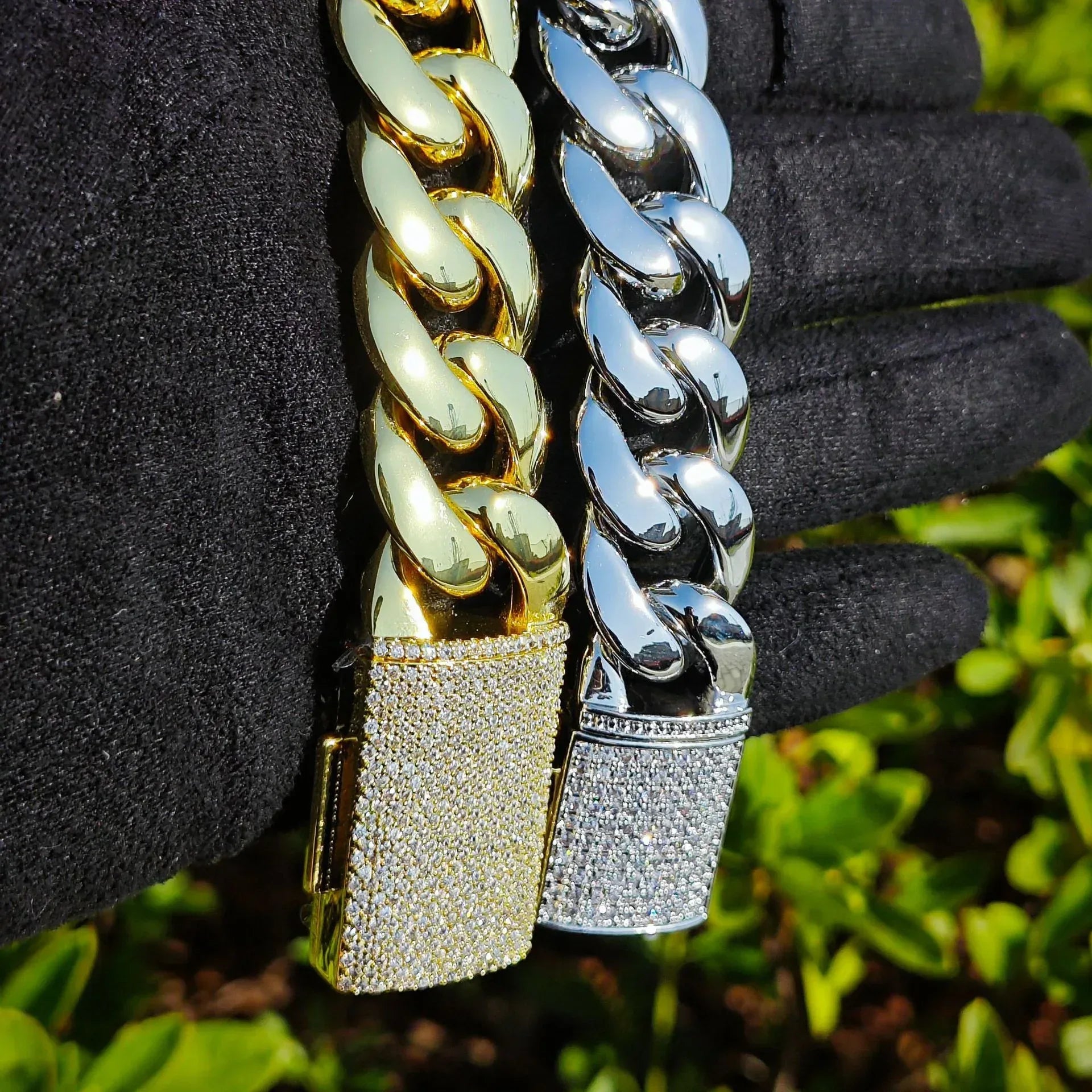 Polished Iced Out Clasp Necklace with Copper & Zircon | Unisex Hip Hop Jewelry | Caratix Jewelry - CaratixJewelry