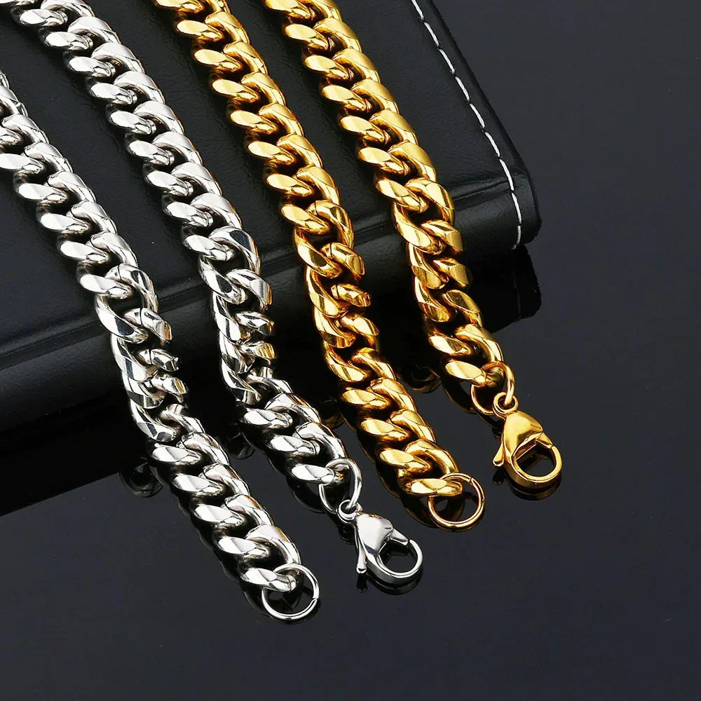 Rounded Cuban Chain Necklace with Lobster Clasp 18K Gold Plated for Men | Caratix Jewelry - CaratixJewelry