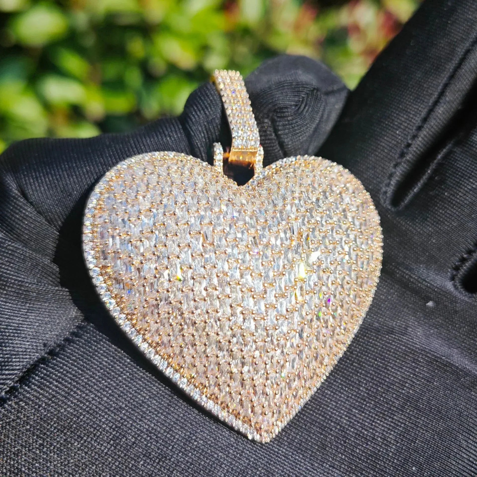 Iced Out Big Heart Pendant Necklace – Hip Hop CZ Trendy Streetwear Jewelry - CaratixJewelry