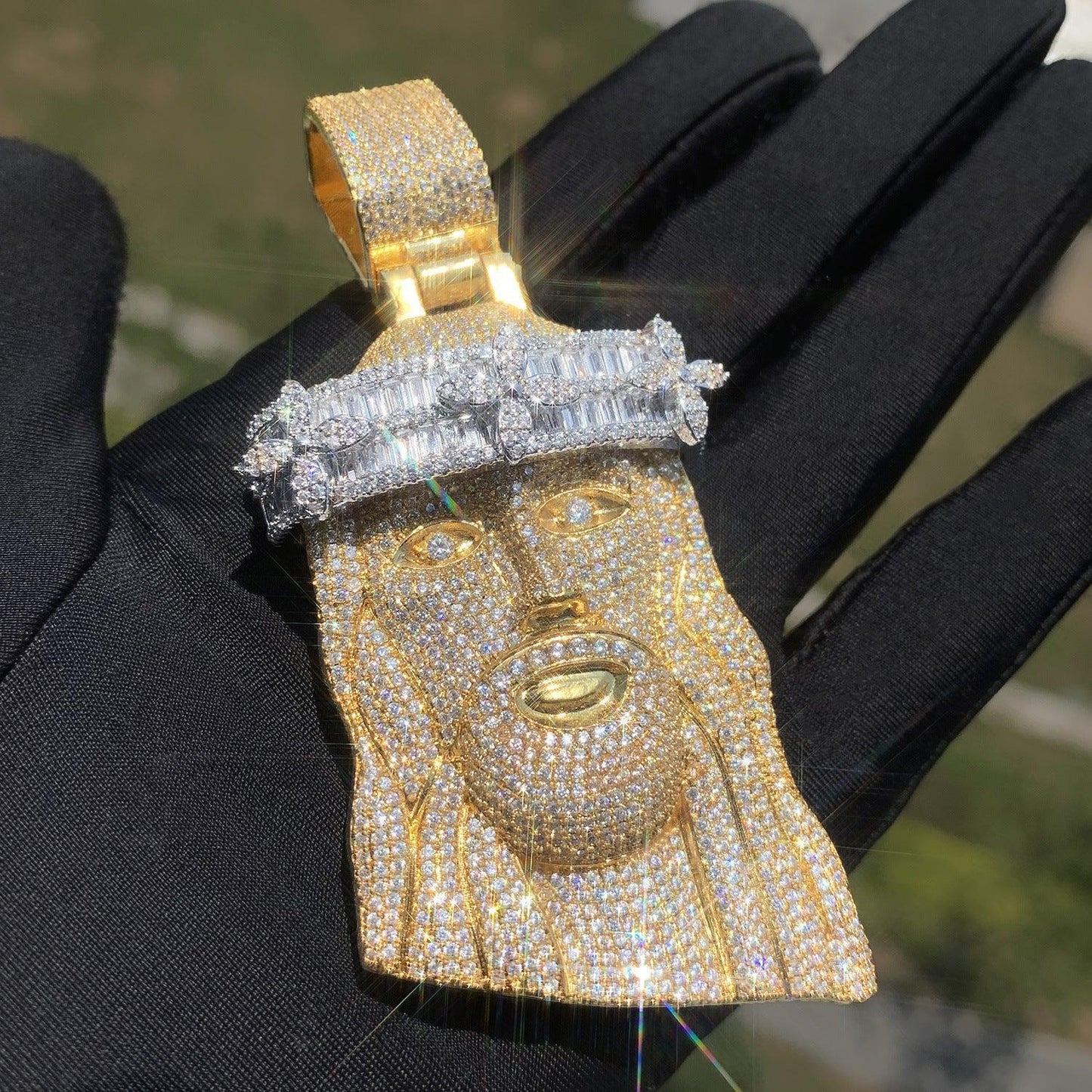 Iced Out Jesus Pendant Necklace for Men – Hip Hop CZ Streetwear Jewelry - CaratixJewelry