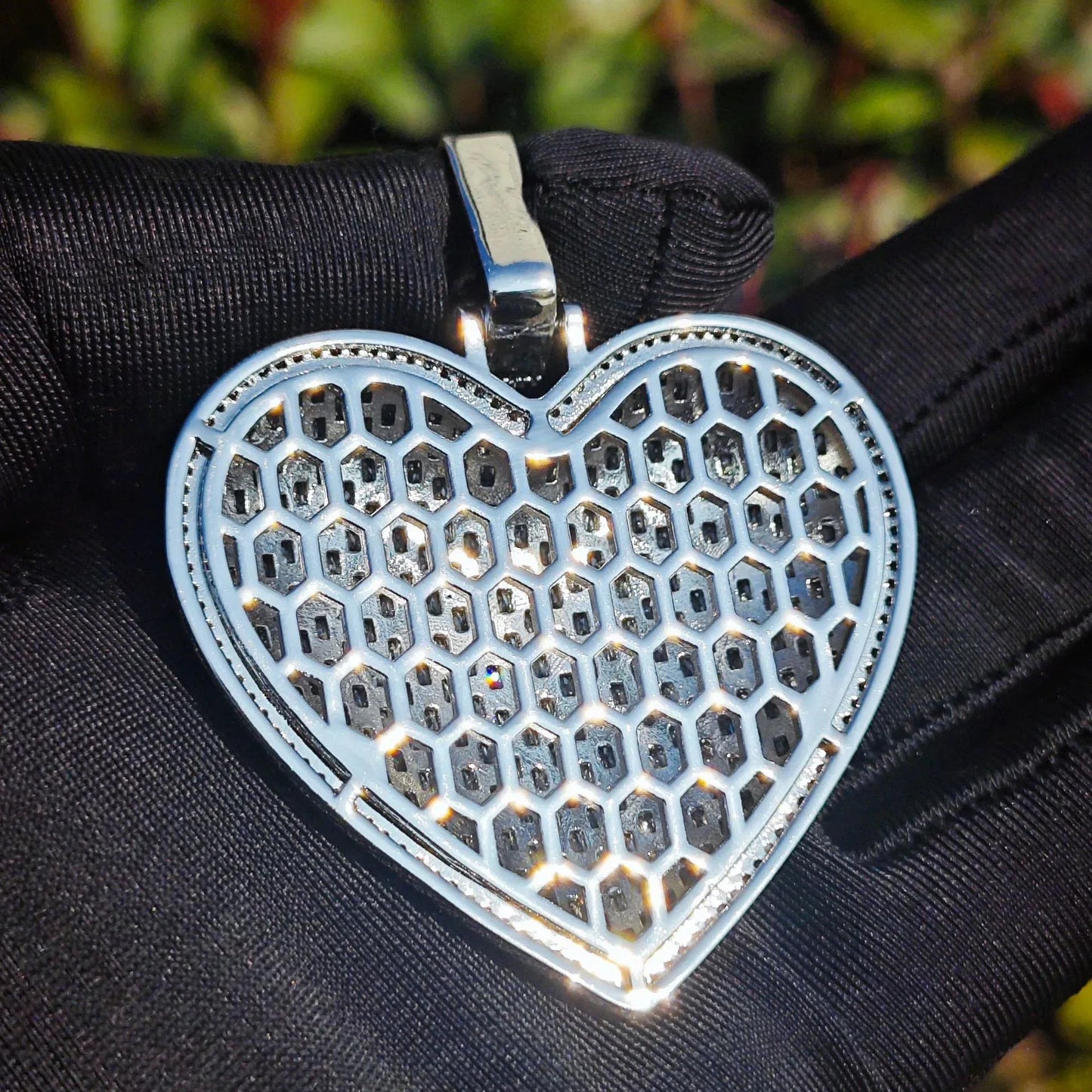 Iced Out Big Heart Pendant Necklace – Hip Hop CZ Trendy Streetwear Jewelry - CaratixJewelry