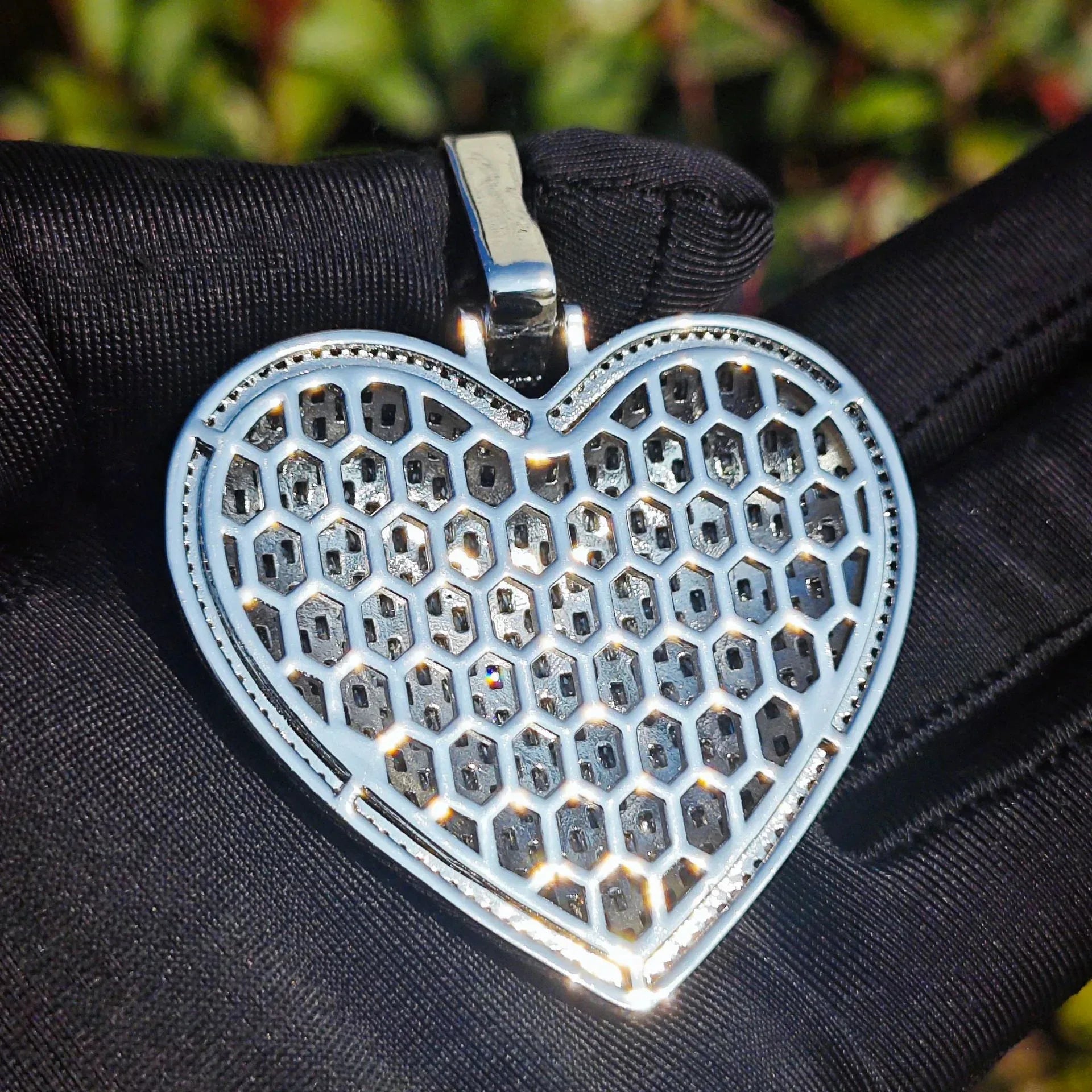 Iced Out Big Heart Pendant Necklace – Hip Hop CZ Trendy Streetwear Jewelry - CaratixJewelry