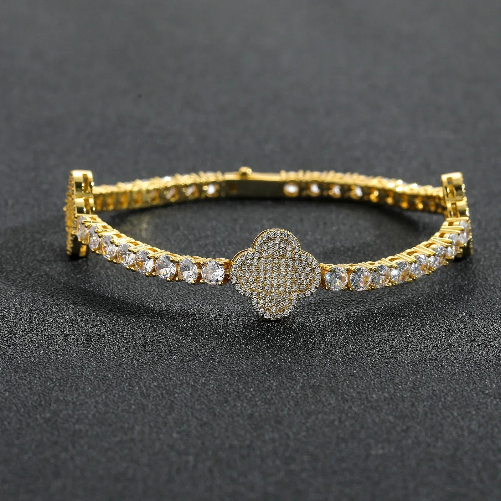 Unisex Single-Row Clover Tennis Bracelet | Iced Out Hip Hop Bling Fashion Handpiece | Caratix - CaratixJewelry
