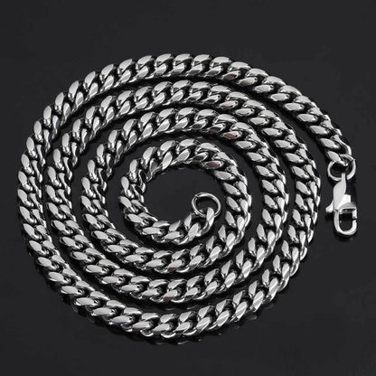 Cuban Chain Necklace with Day Clasp and 18K Gold Plating for Men | Titanium Steel and Stainless Steel | Caratix Jewelry - CaratixJewelry
