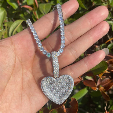 Unisex Real 18K Gold Plated Necklace | Modern 3D Inverted Love Jewelry Caratix - CaratixJewelry