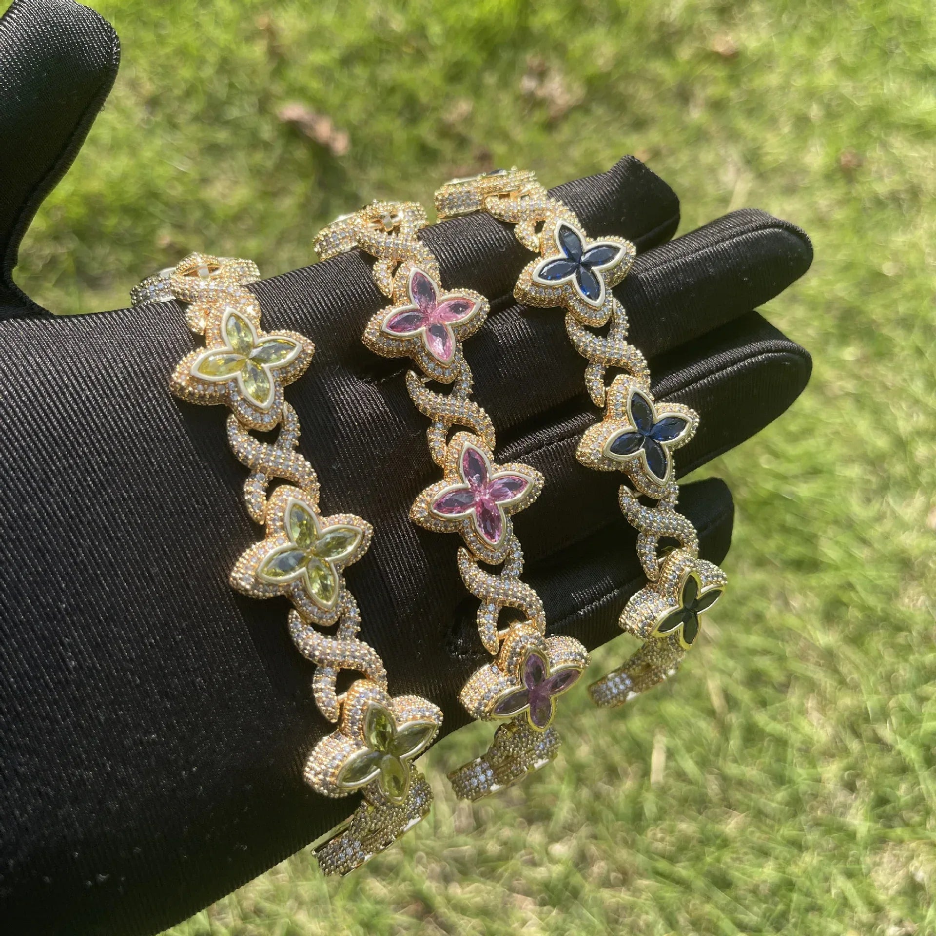 New Infinity Clover Iced Bracelet | Unisex Copper Zircon Handpiece | Premium Hip Hop Bling | Caratix - CaratixJewelry