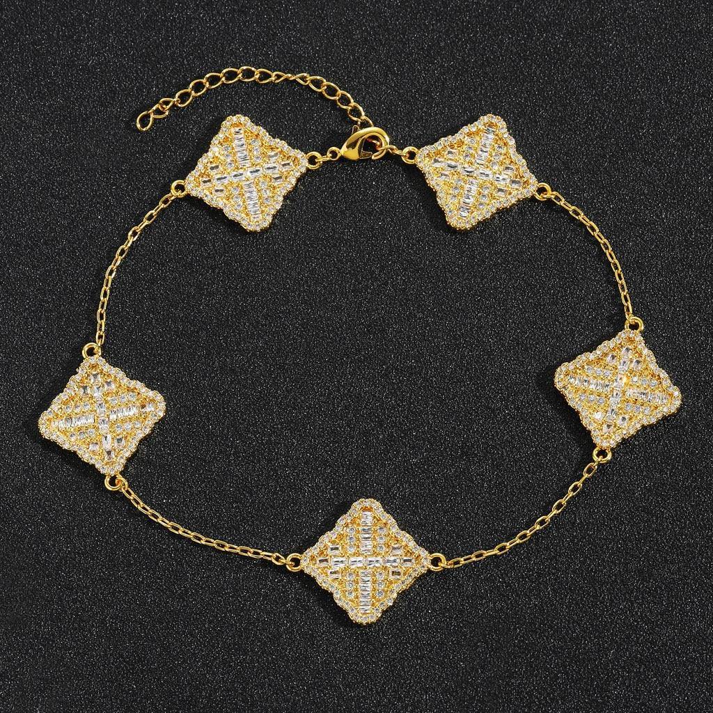 Luxury Gold Lucky Clover Bracelet | Summer Women's Dainty Bling Jewelry | Caratix - CaratixJewelry