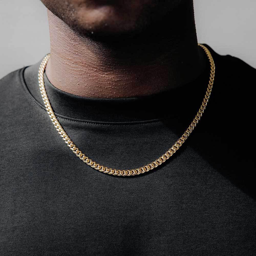 Cuban Chain Necklace with Day Clasp and 18K Gold Plating for Men | Titanium Steel and Stainless Steel | Caratix Jewelry - CaratixJewelry