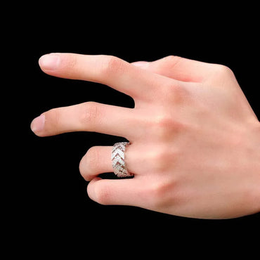 V-Shaped Arrow Ring with Zircon Stones and 18K Gold Plating for Men | Trendy Hip Hop Jewelry | Caratix Jewelry - CaratixJewelry