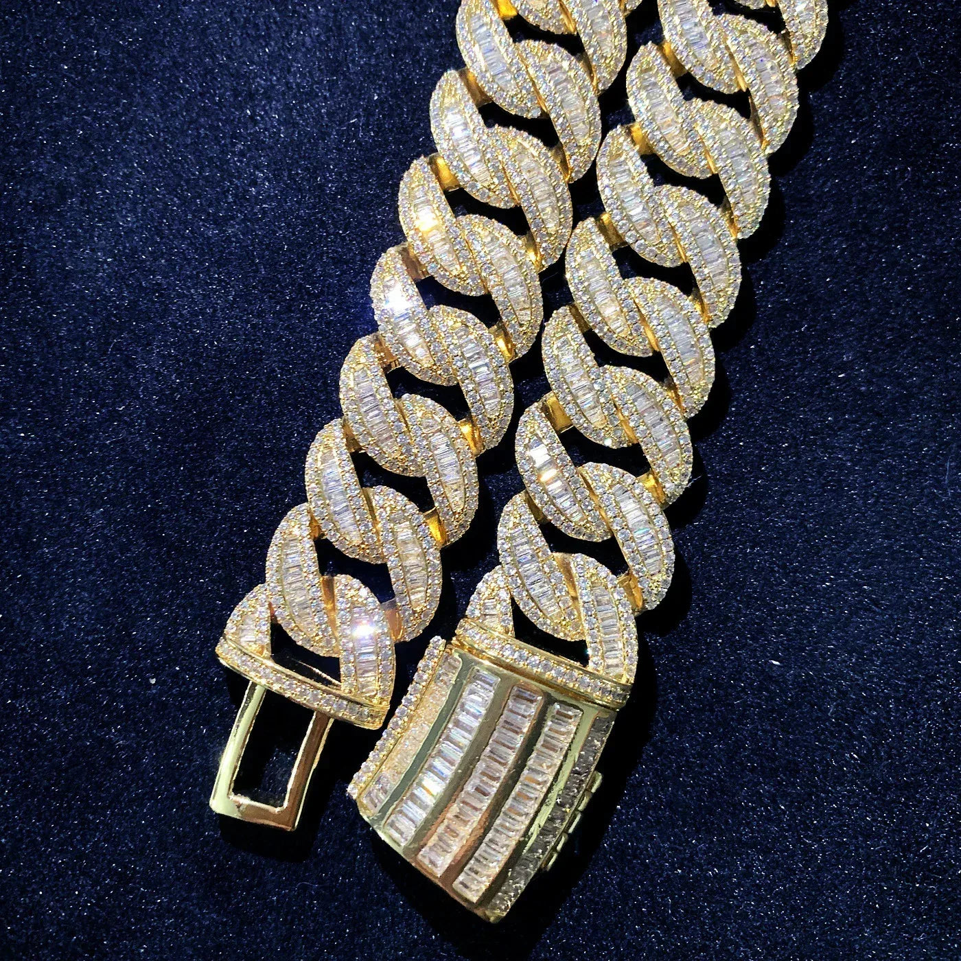 20mm Half Curved Step Cut Cuban Chain with Copper & Zircon - CaratixJewelry