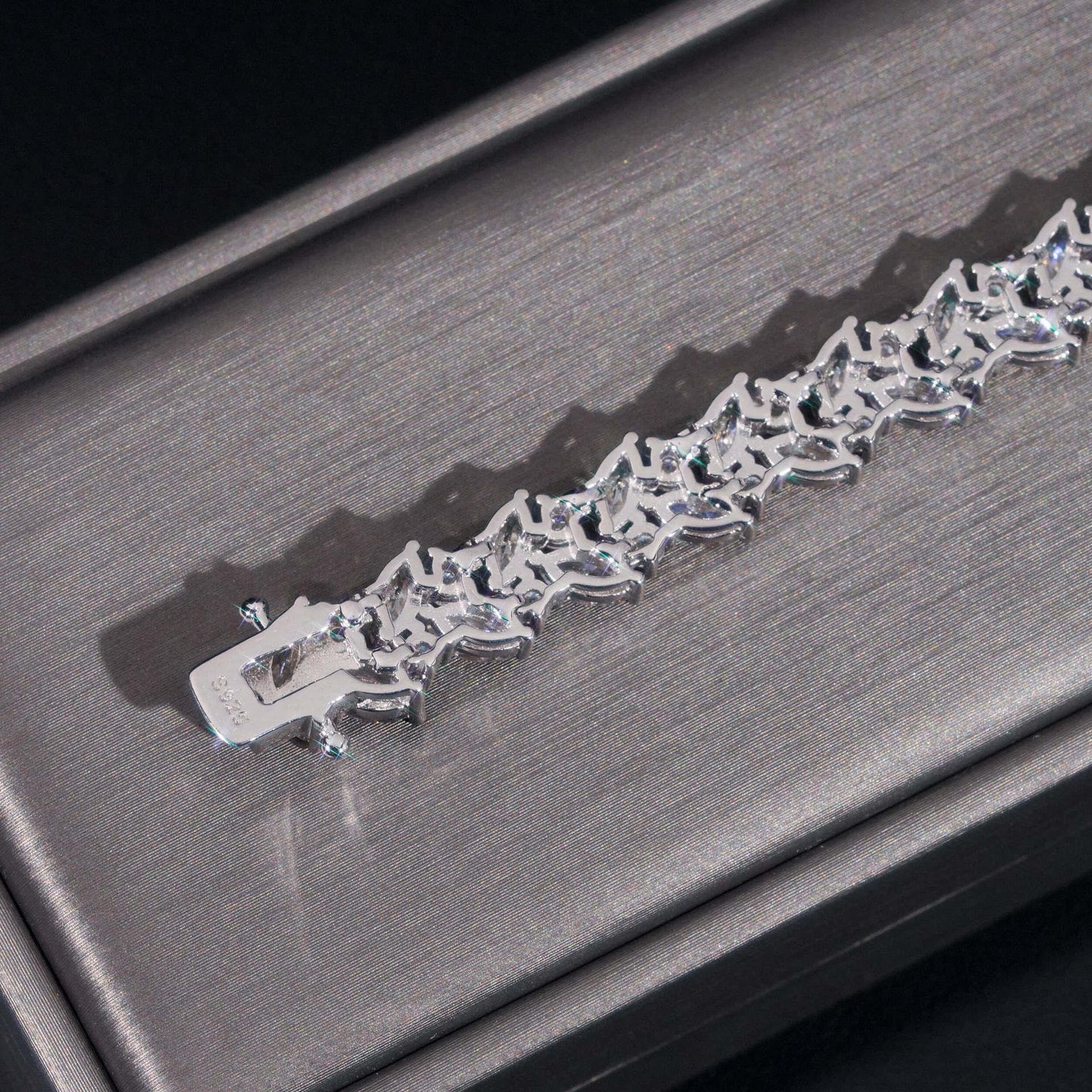 Unique-Design Moissanite Bracelet – S925 Sterling Silver Iced-Out Luxury Unisex Streetwear Jewelry - CaratixJewelry