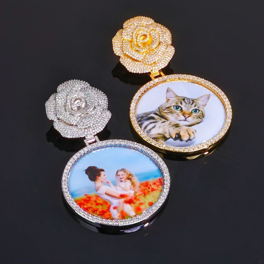 Rose Lock Round Photo Pendant Necklace with Customizable Frame for Men and Women | Caratix Jewelry - CaratixJewelry