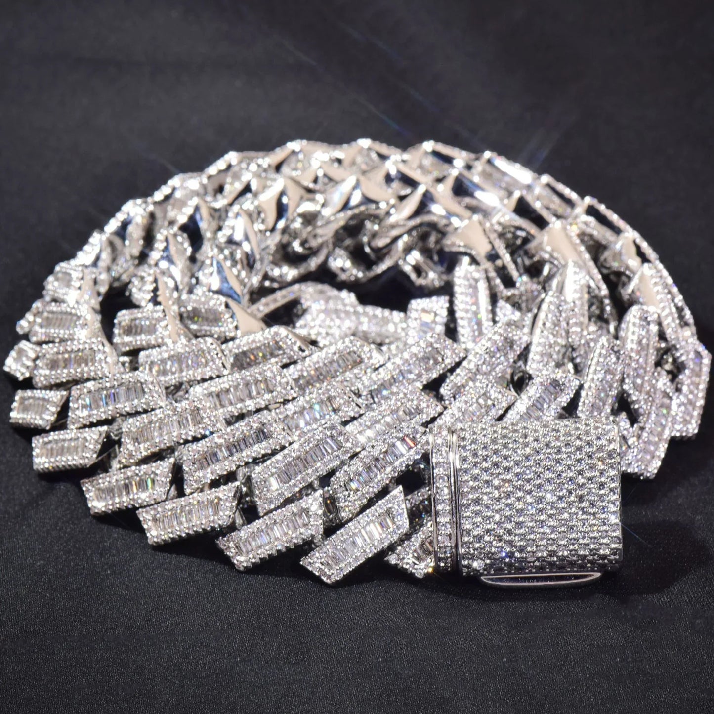 Iced Out Cuban Link Necklace with Full Zircon Stones and Copper Setting | Men’s Fashion Jewelry – Caratix Jewelry - CaratixJewelry