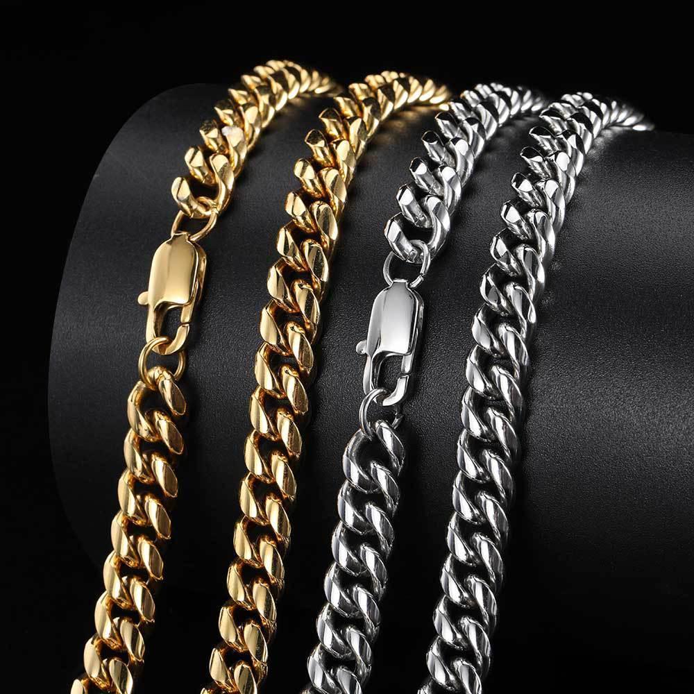 Cuban Chain Necklace with Day Clasp and 18K Gold Plating for Men | Titanium Steel and Stainless Steel | Caratix Jewelry - CaratixJewelry