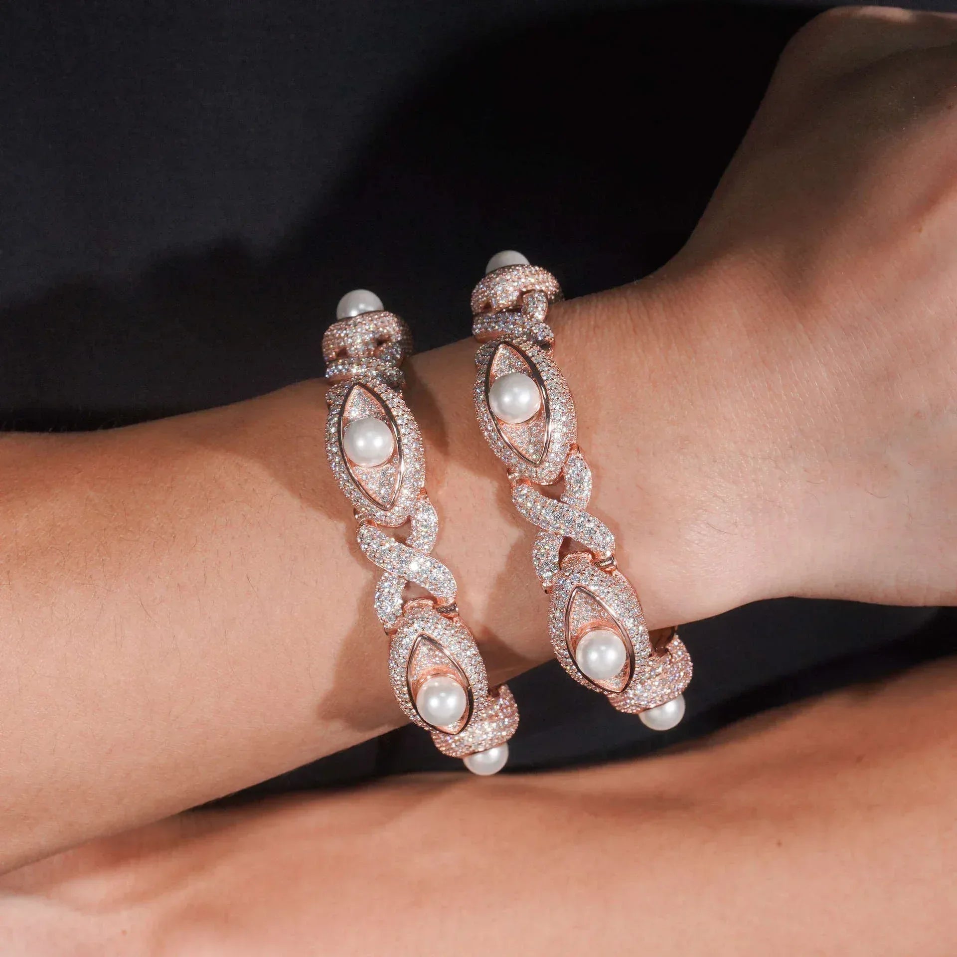 15mm Moissanite Cuban Link Bracelet with Figure-8 Clasp – S925 Sterling Silver Iced-Out Hip Hop Streetwear Jewelry - CaratixJewelry