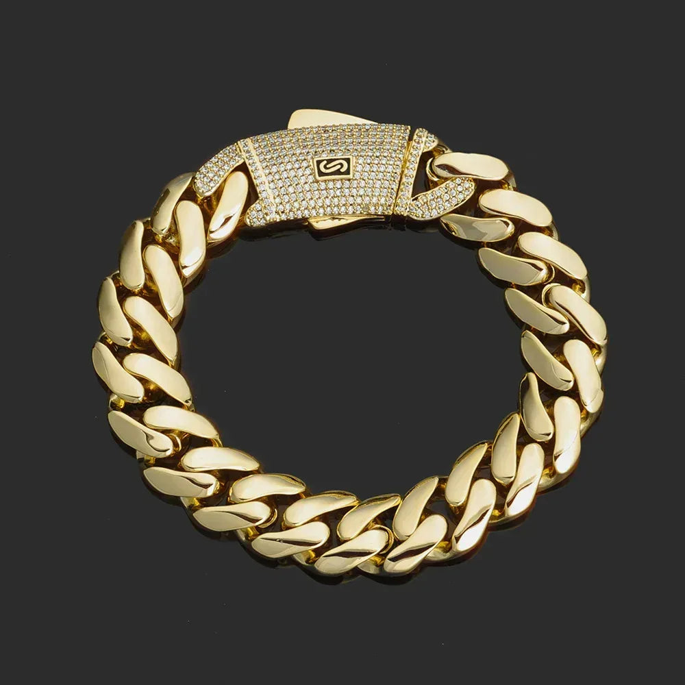 Custom 14K Gold Cuban Chain Bracelet for Men | Caratix Jewelry - CaratixJewelry
