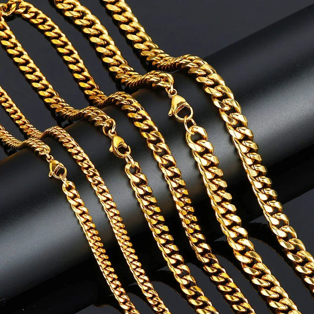 Rounded Cuban Chain Necklace with Lobster Clasp 18K Gold Plated for Men | Caratix Jewelry - CaratixJewelry