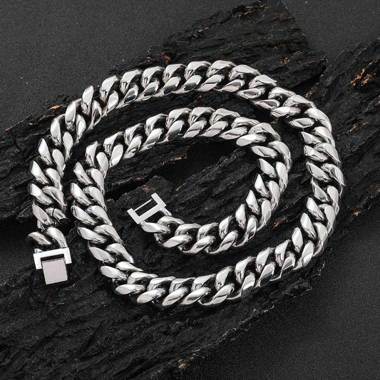 Stainless Steel Cuban Chain Necklace with Jewelry Clasp Titanium Steel for Men | Caratix Jewelry - CaratixJewelry