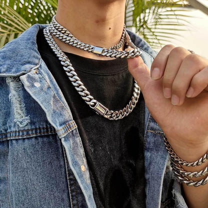 Stainless Steel Cuban Link Necklace with Flip Clasp Polished Hip Hop Jewelry for Men | Caratix Jewelry - CaratixJewelry