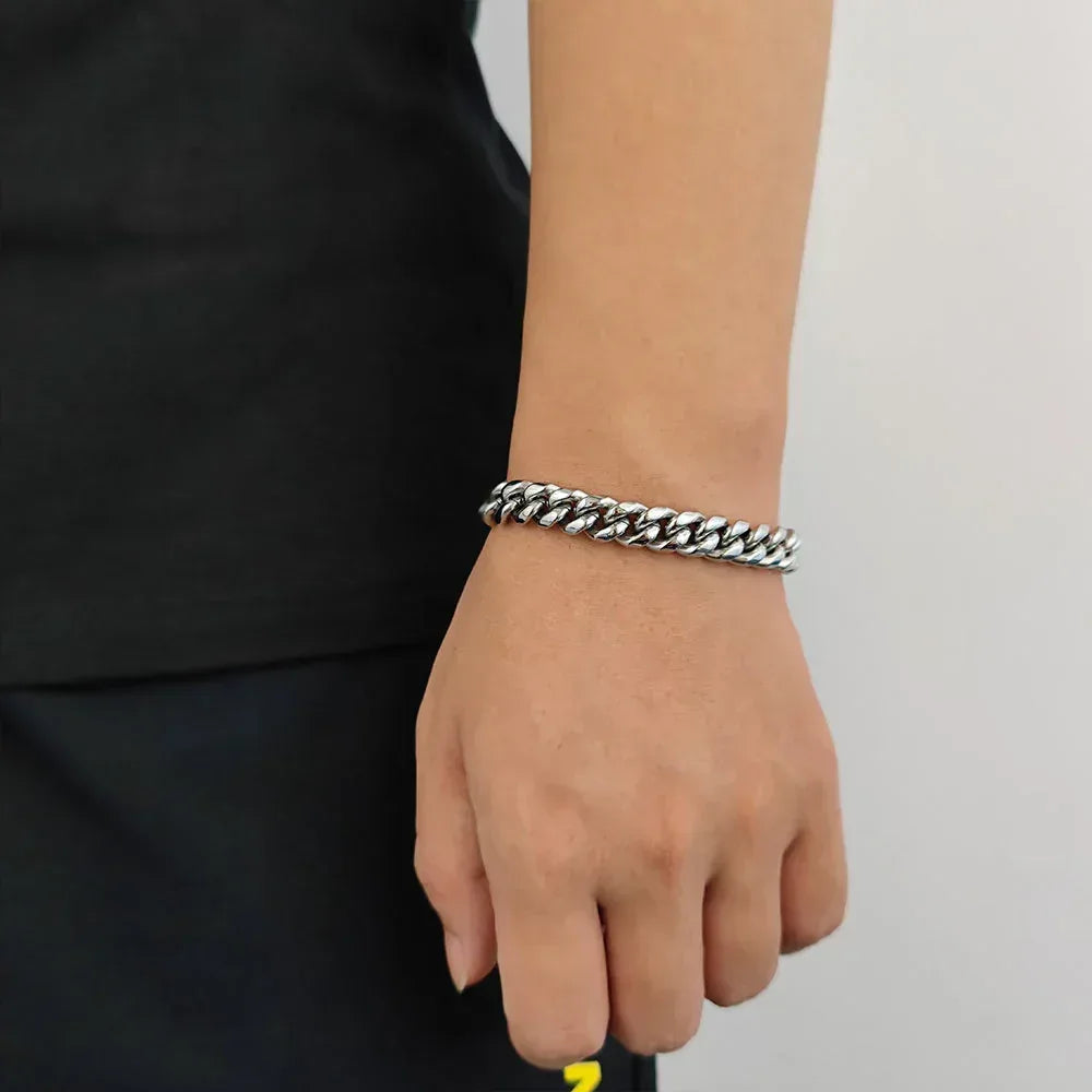 Miami Cuban Chain Bracelet with Shell Clasp Caratix - CaratixJewelry