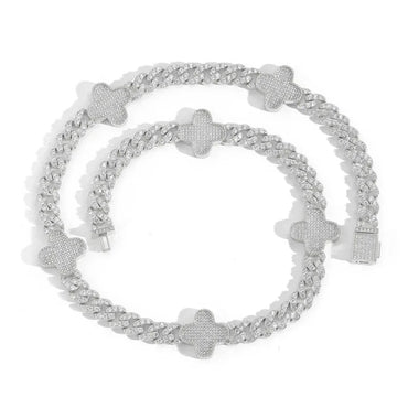 Minimalist Micro-Pavé Clover Necklace | Women's High-End Hip Hop Bling Choker | Caratix - CaratixJewelry