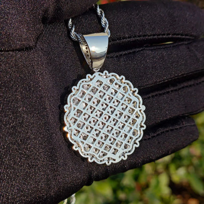 Iced Out Round Disc Pendant Necklace for Men – Hip Hop CZ Streetwear Jewelry - CaratixJewelry