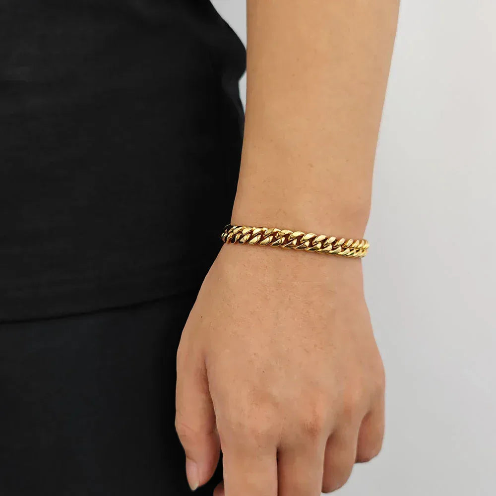 Cuban Link Bracelet with Flip Clasp for Men | Caratix Jewelry - CaratixJewelry