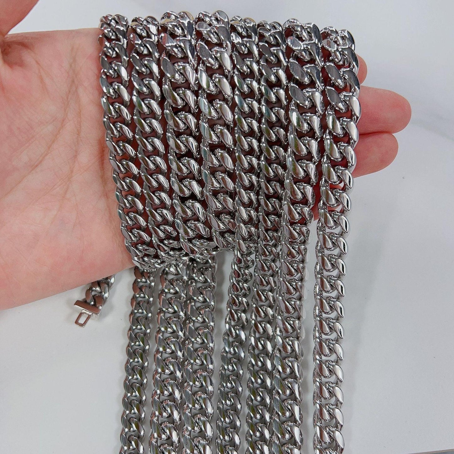 8mm / 10mm Stainless Steel Cuban Link Chain – Hip Hop Streetwear Necklace with Sterling Silver Moissanite Iced-Out Clasp - CaratixJewelry
