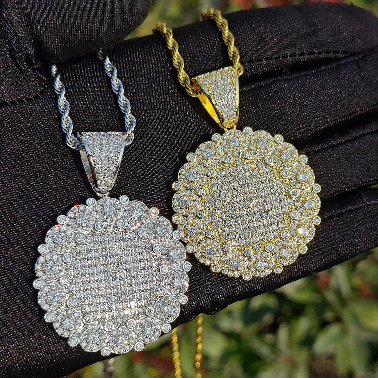 Iced Out Round Disc Pendant Necklace for Men – Hip Hop CZ Streetwear Jewelry - CaratixJewelry