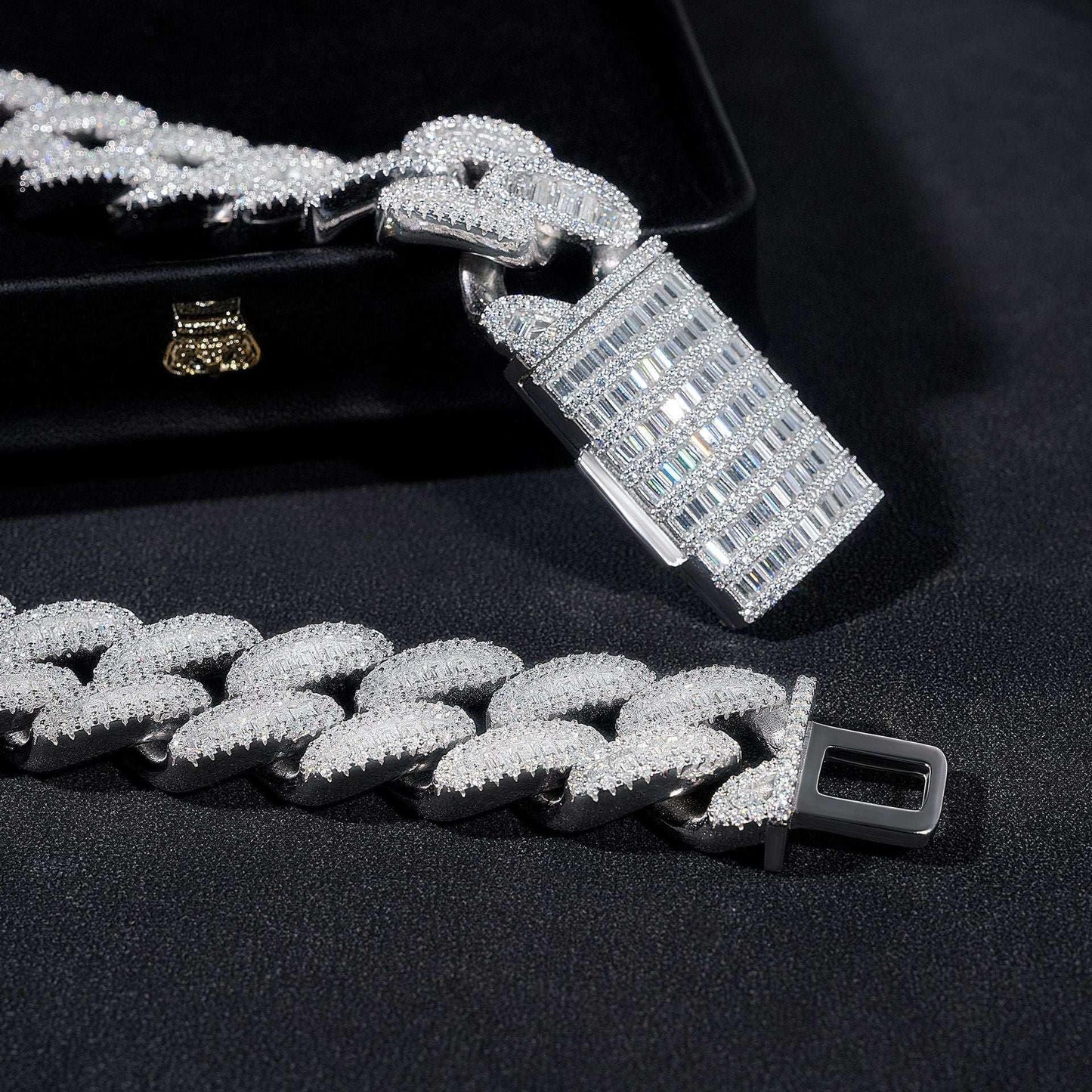 20mm D-Color Moissanite Oval Cuban Link | S925 Silver Men’s Iced Out Chain - CaratixJewelry