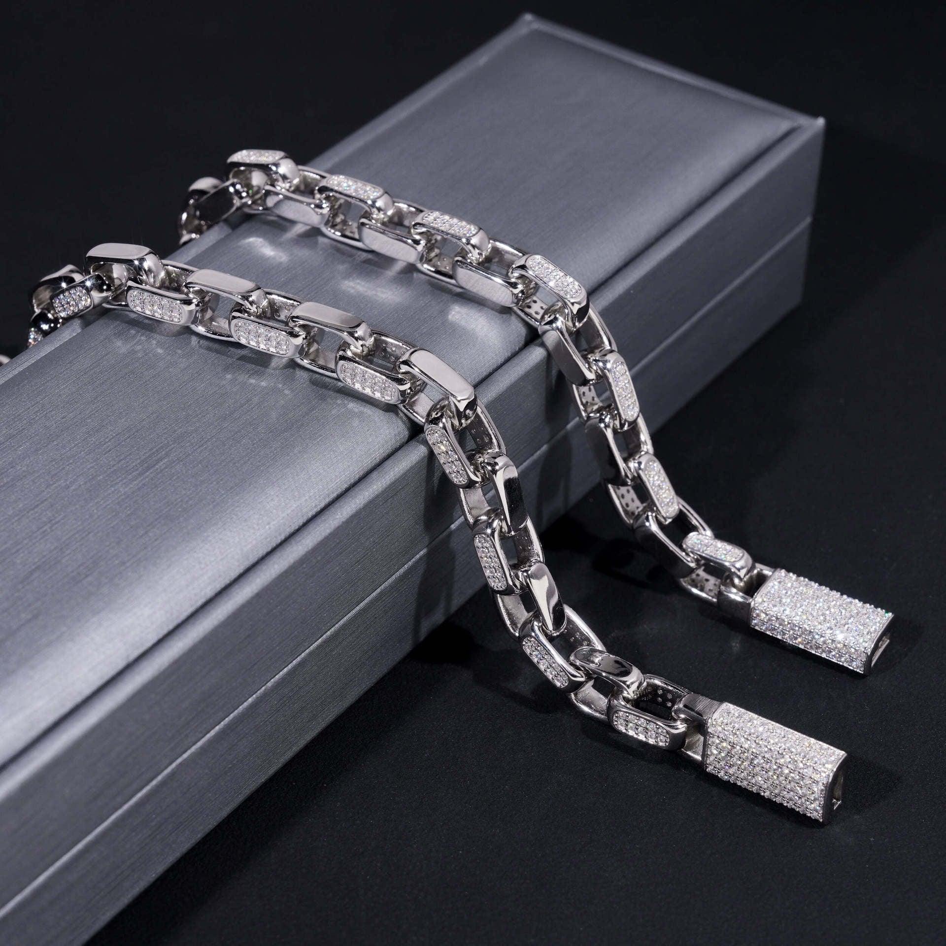 8mm Figure-Eight Cuban Link Bracelet S925 Silver | Moissanite Hip Hop Style - CaratixJewelry