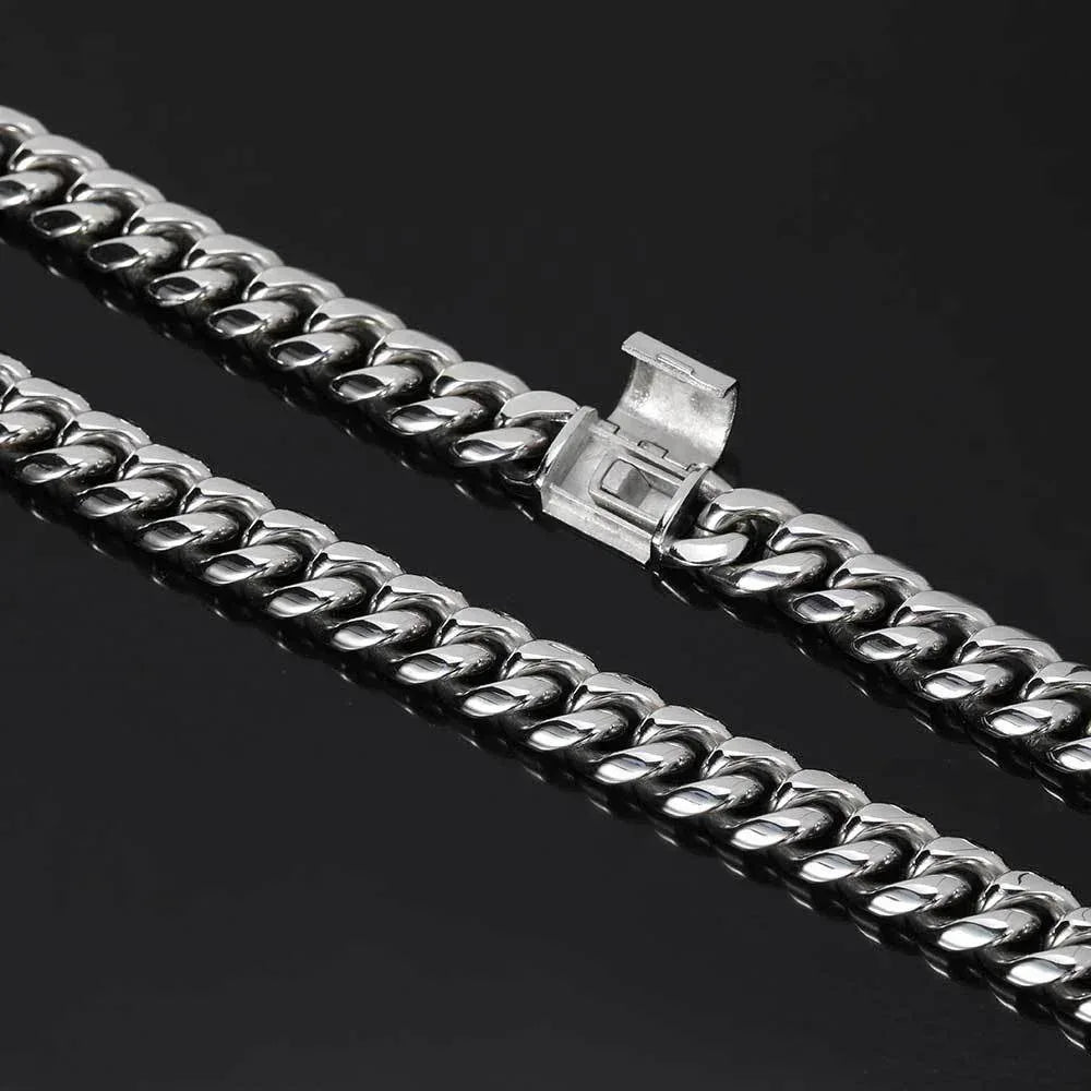 Cuban Chain Necklace with Flip Clasp and Polished Finish for Men | Titanium Steel and Stainless Steel | Caratix Jewelry - CaratixJewelry