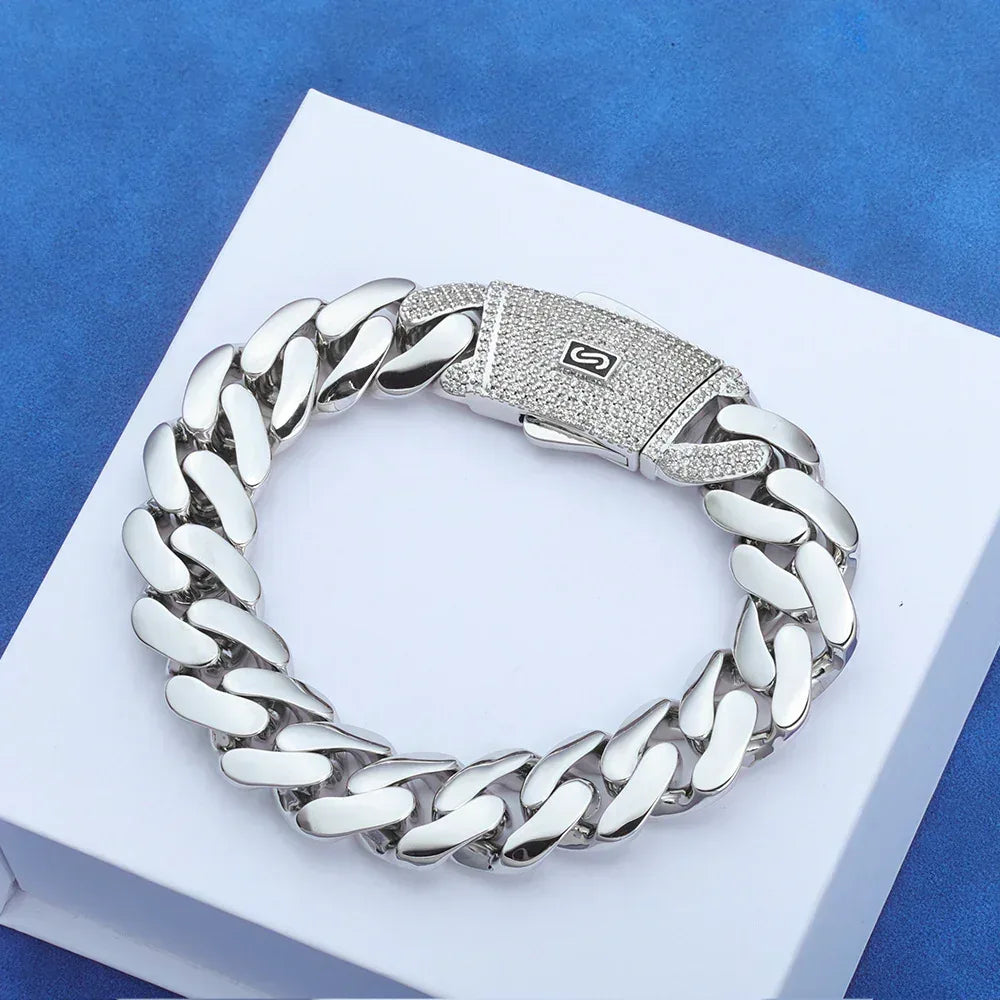 Custom 14K Gold Cuban Chain Bracelet for Men | Caratix Jewelry - CaratixJewelry