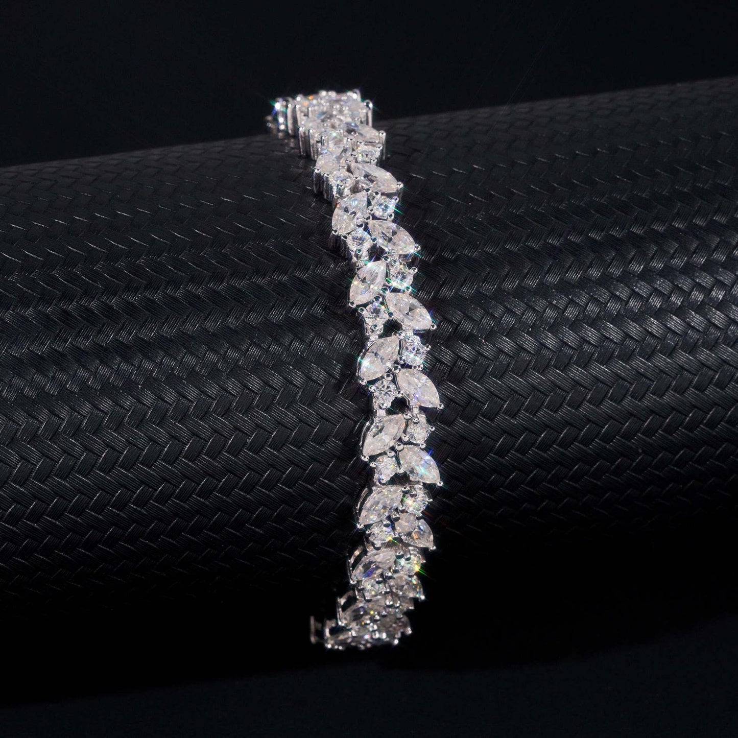 Unique-Design Moissanite Bracelet – S925 Sterling Silver Iced-Out Luxury Unisex Streetwear Jewelry - CaratixJewelry
