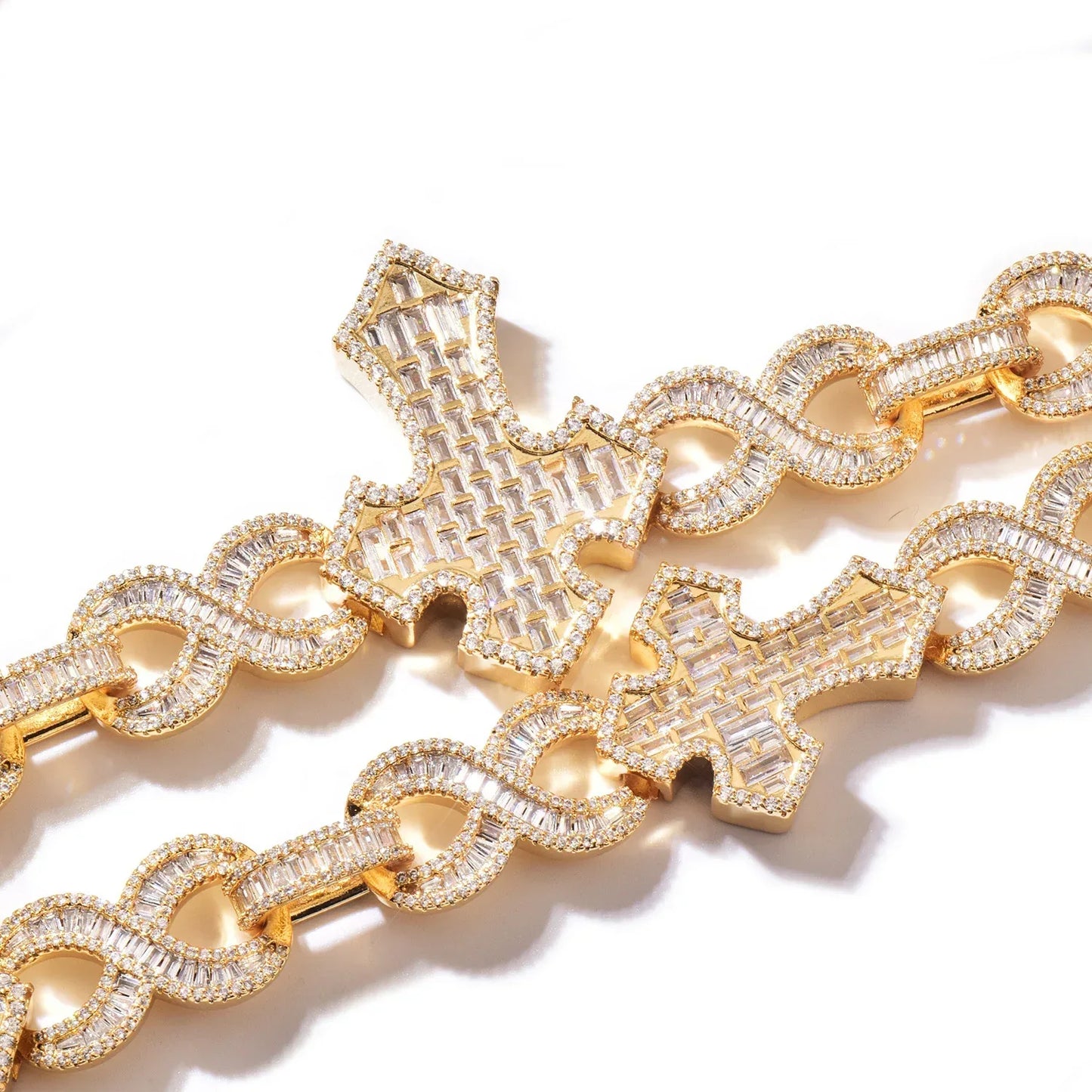 Iced Out Cross Pendant Copper Zircon Necklace for Men & Women | Caratix Jewelry - CaratixJewelry