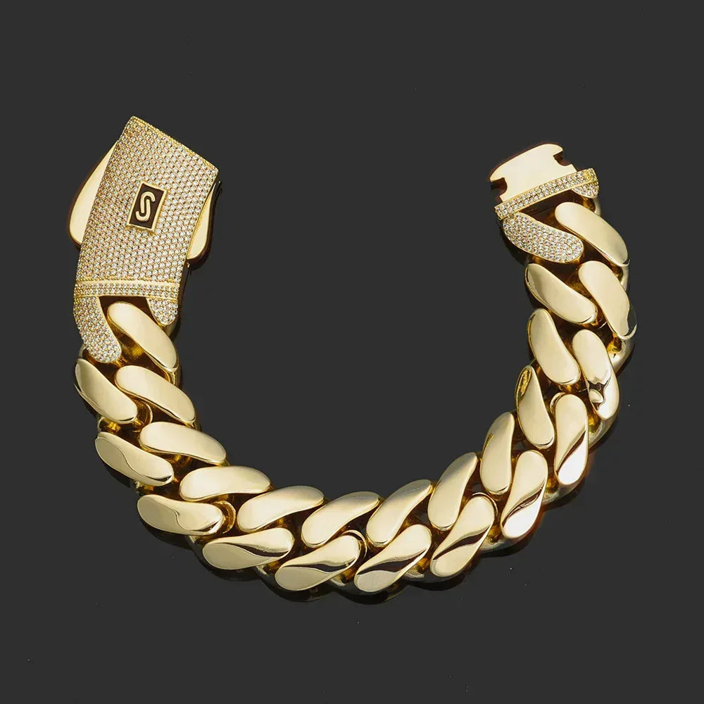 Custom 14K Gold Cuban Chain Bracelet for Men | Caratix Jewelry - CaratixJewelry