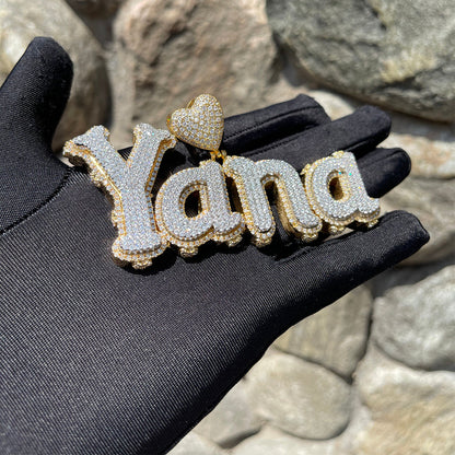 Collar con colgante personalizado con nombre y forma de corazón brillante y encantador
