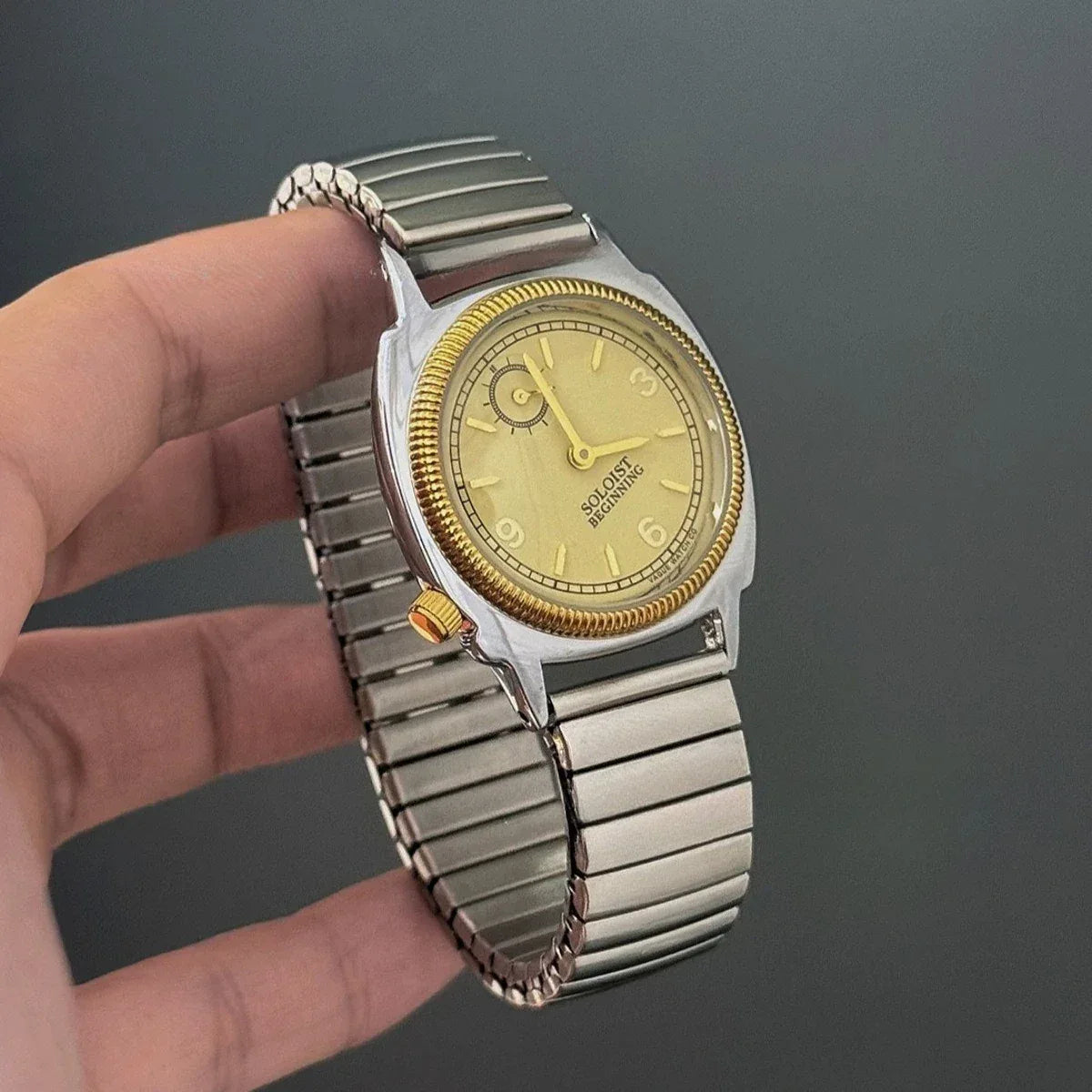 Vintage Ladies' Spring Strap Watch | Independent Second Dial Retro Iced Out Watch | Light Luxury Telescopic Bracelet Timepiece | Niche Quartz Clock | Caratix - CaratixJewelry