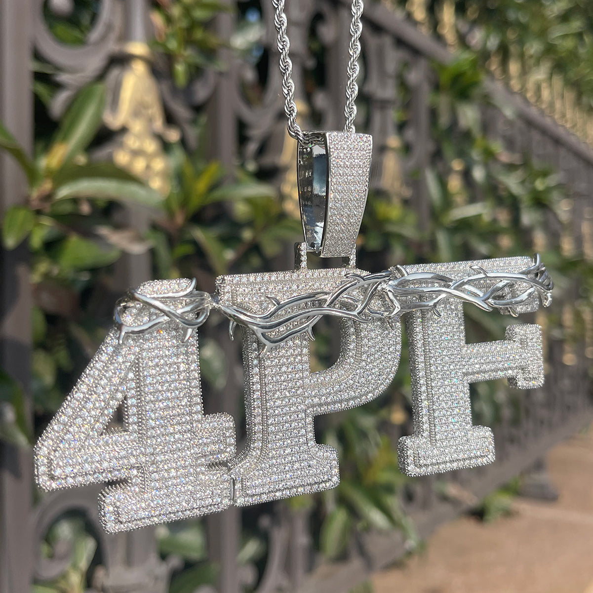 Thorn Crown Edition Iced Out Personalized Custom Name Necklace Pendant - Luxury Custom Jewelry