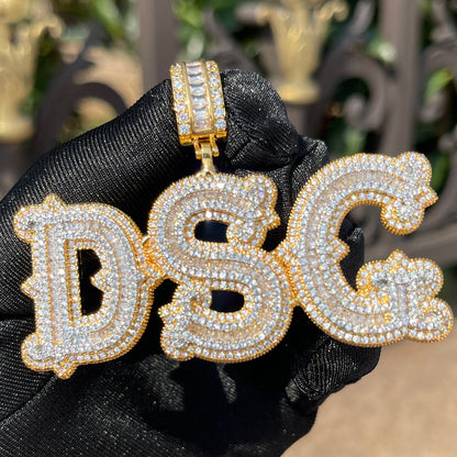 Scharfe Aufmerksamkeit Iced Out Personalisierte benutzerdefinierte Name Halskette Anhänger